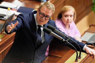 Juchelka změnil názor. Nechá podrobněji propočítat, kolik bude stát zrušení penzijní reformy - Novinky